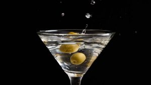 Copa de martini, una de las bebidas alcohólicas bajas en calorías